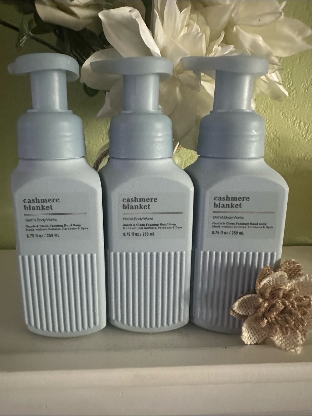 Bath & Body Works Cashmere Blanket Foaming Hand Soap - Pale Blue